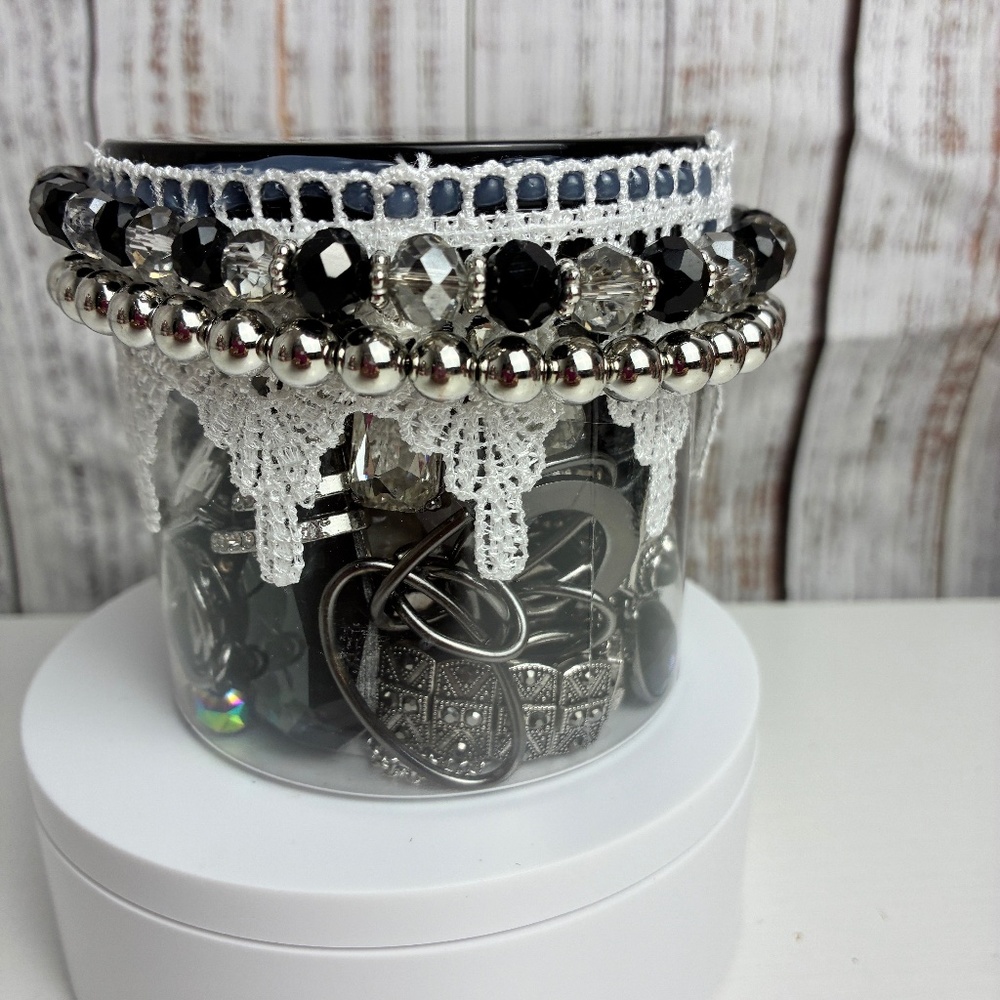 Mystery Treasure 12 oz Jar - Lot 0245